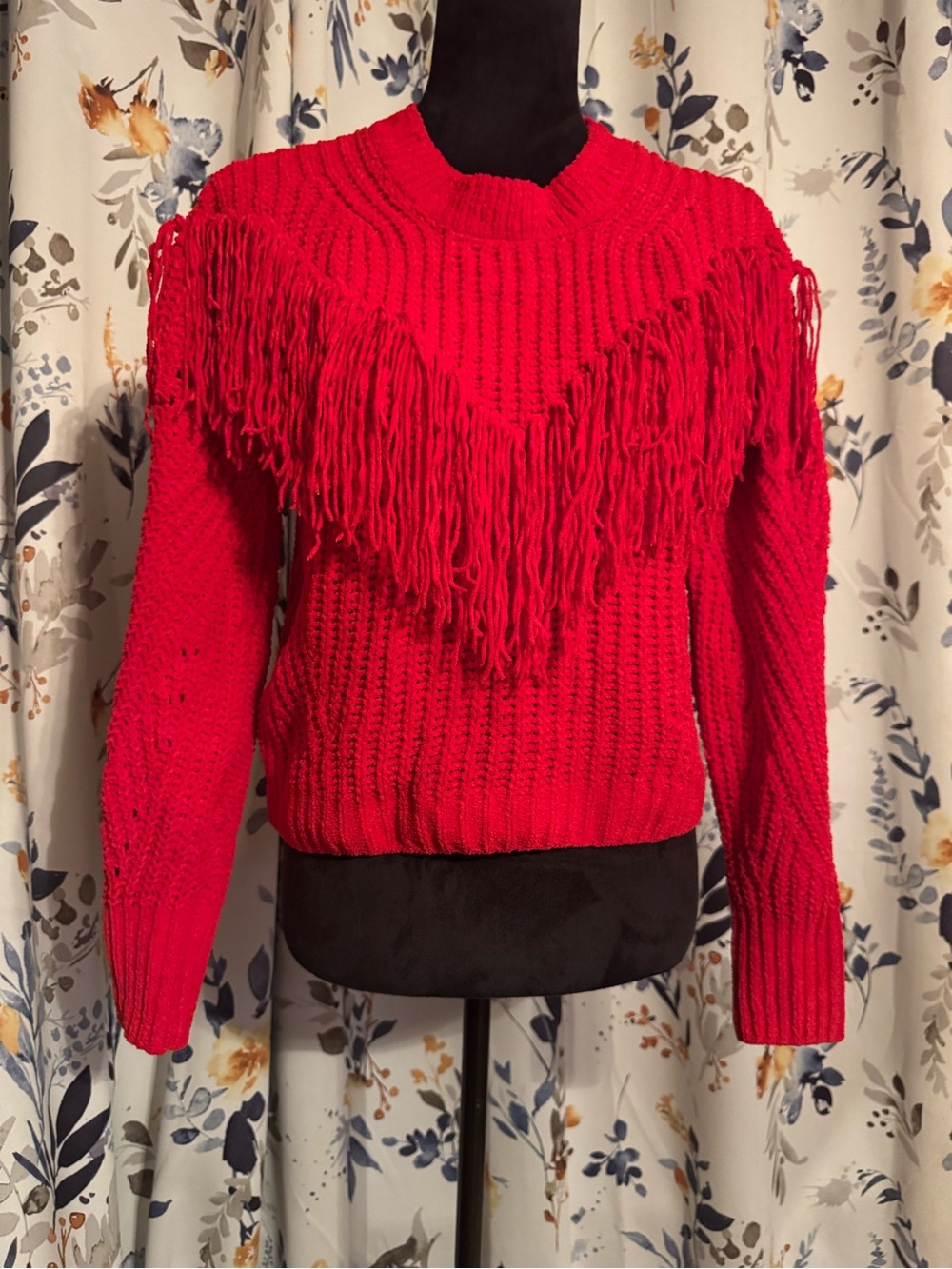 No Boundaries Bright Red Fringe Crewneck Sweater Size Small 3 5 B5